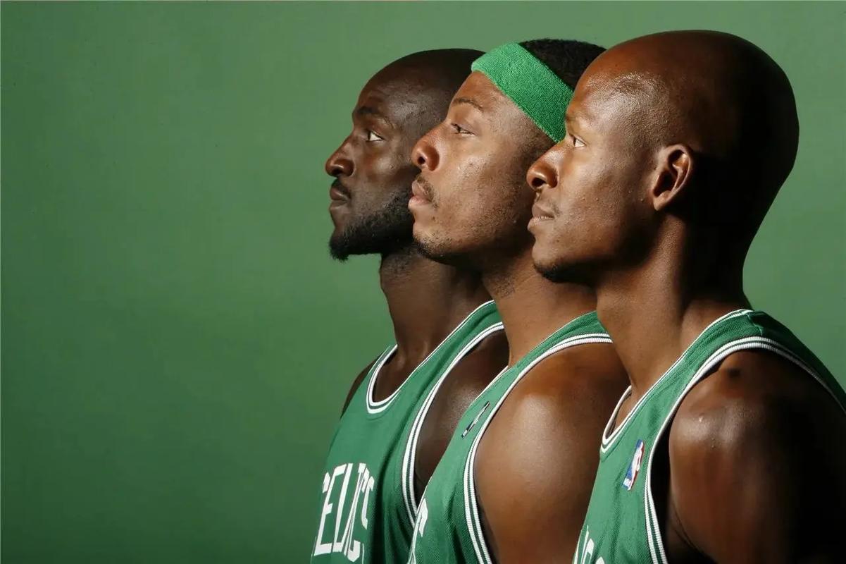 MVP+梅开二度：孔德vs法兰克福个人集锦（孔德vs法兰克福高光：梅开二度加冕MVP）