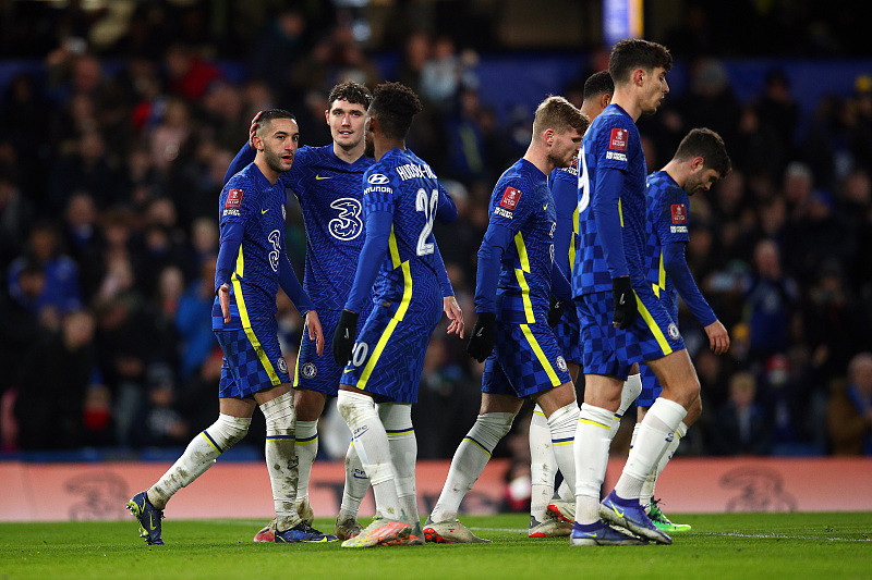 06年巅峰科比到底有多强？ 三节62分，单场81分！得分如庖丁解牛！（2006巅峰科比到底有多强？三节62分、单场81分，得分如砍瓜切菜）