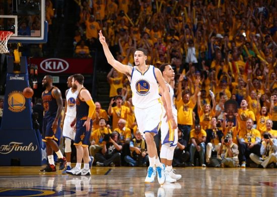 费迪南德之子洛伦兹签下首份职业合同，新赛季为布莱顿U21效力（费迪南德之子洛伦兹完成职业首签，新赛季将代表布莱顿U21出战）